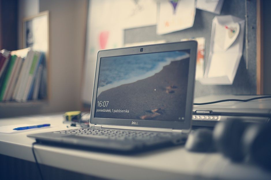Dell XPS 13 Ultra-Thin Laptop with 14.1‑inch Full HD display
