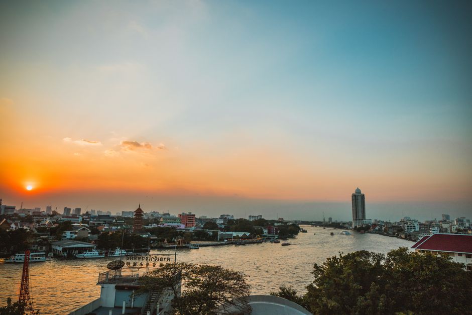 10 โรงแรมกรุงเทพฯ วิวแม่น้ำ ราคาไม่เกิน 2,000 บาท — จองผ่าน Traveloka ได้ส่วนลด